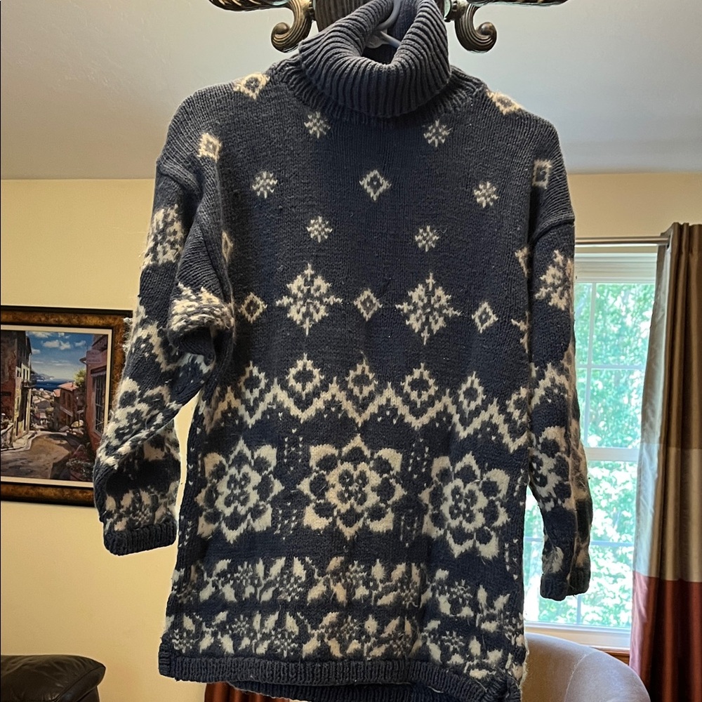 Express Vintage Handknitted Blue and White Patterned Turtleneck Sweater